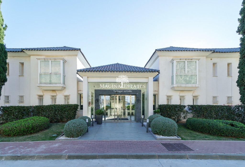 Resale - Apartment / flat - Benahavis - La Quinta