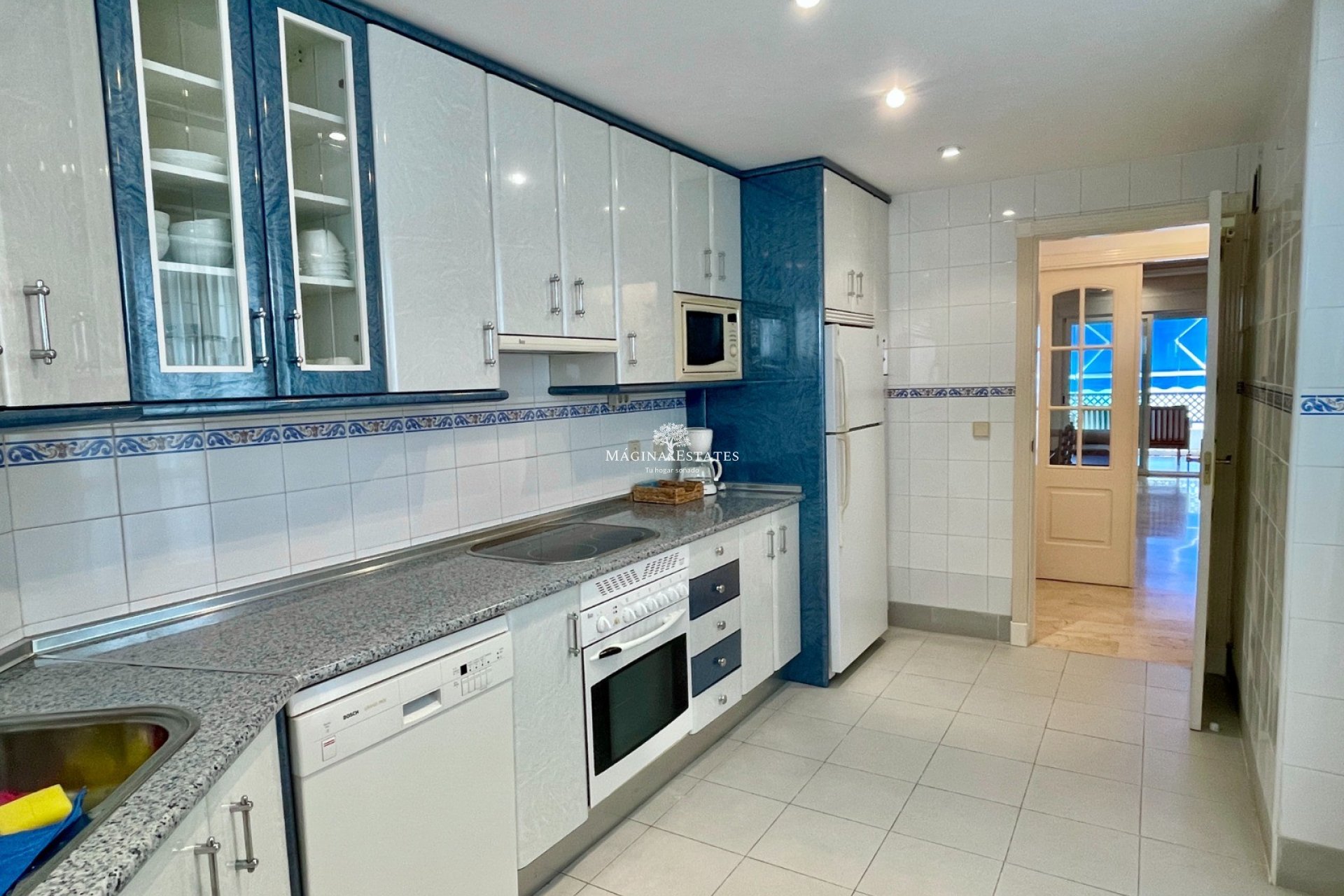 Resale - Apartment / flat - Marbella - Puerto Banús