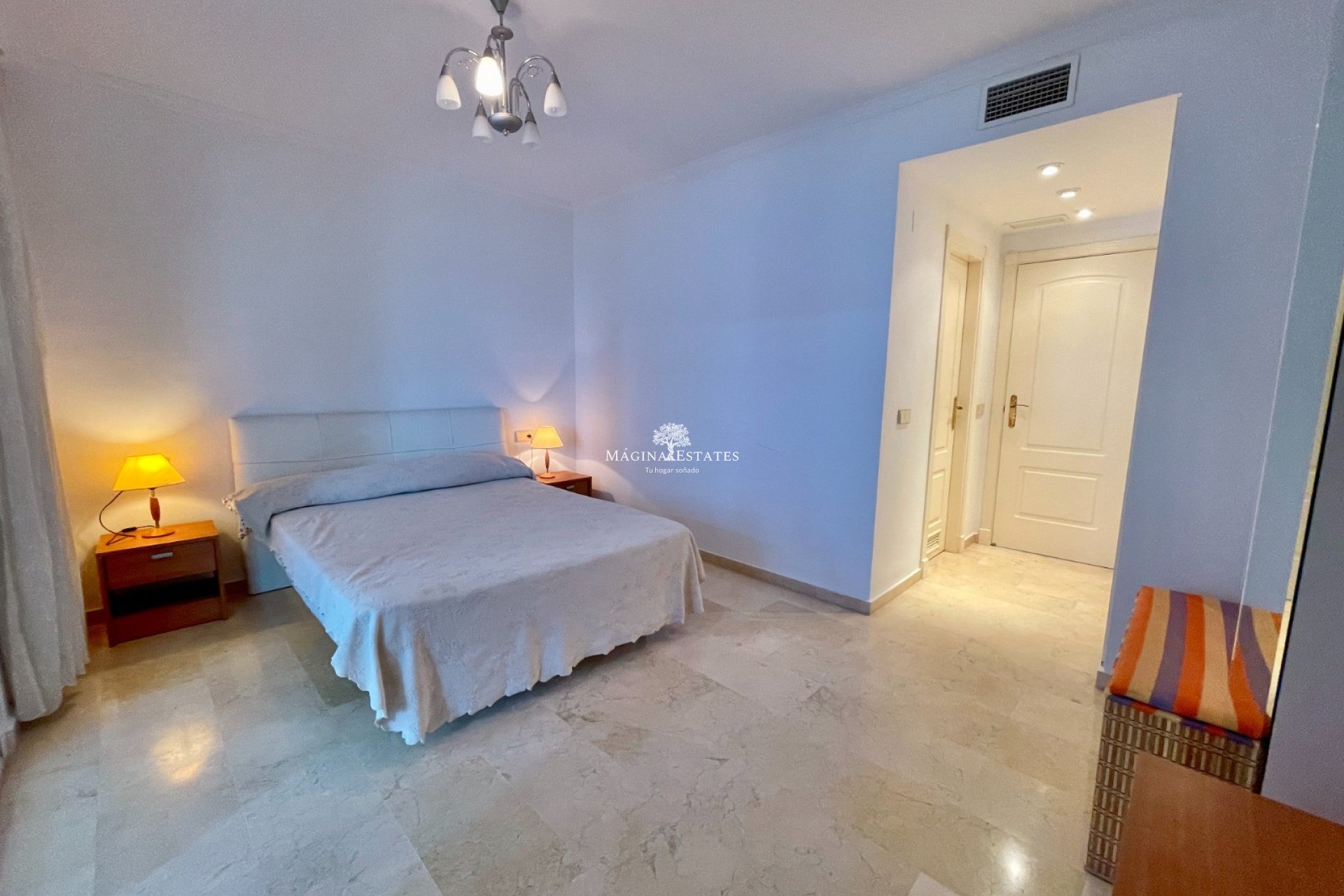 Resale - Apartment / flat - Marbella - Puerto Banús