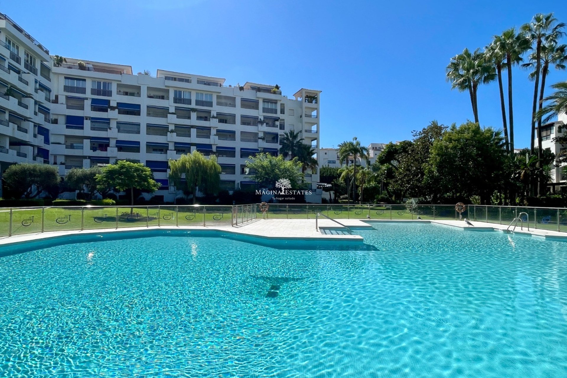 Resale - Apartment / flat - Marbella - Puerto Banús