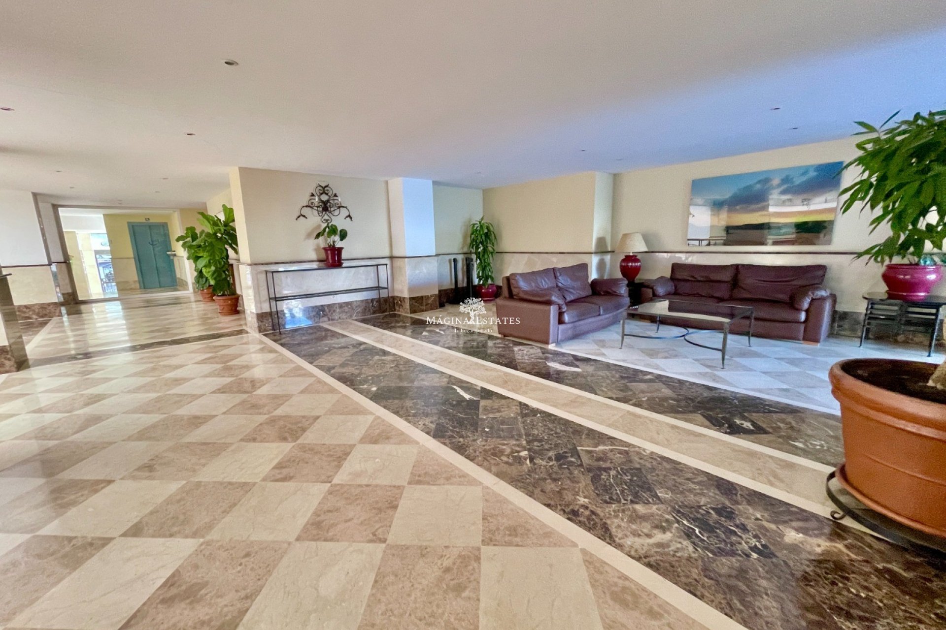 Resale - Apartment / flat - Marbella - Puerto Banús