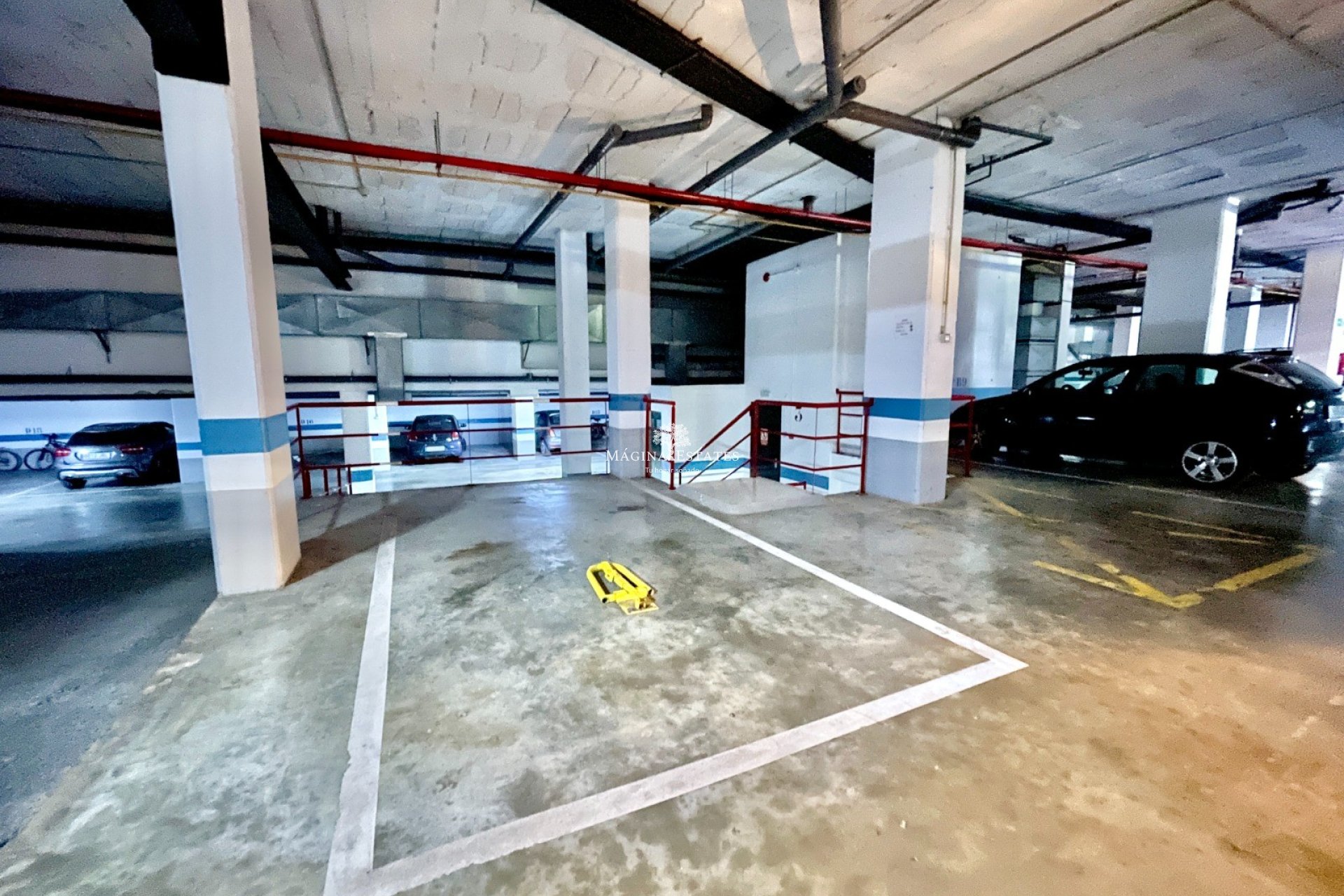 Resale - Apartment / flat - Marbella - Puerto Banús