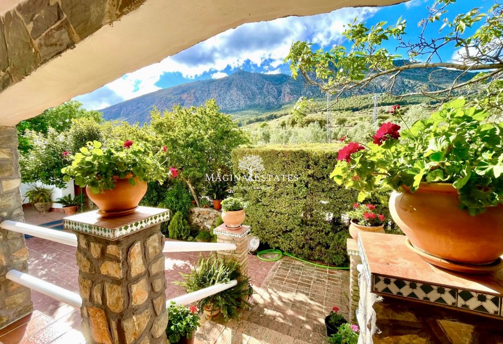 Resale - Plot / Land - Huelma - Sierra Mágina